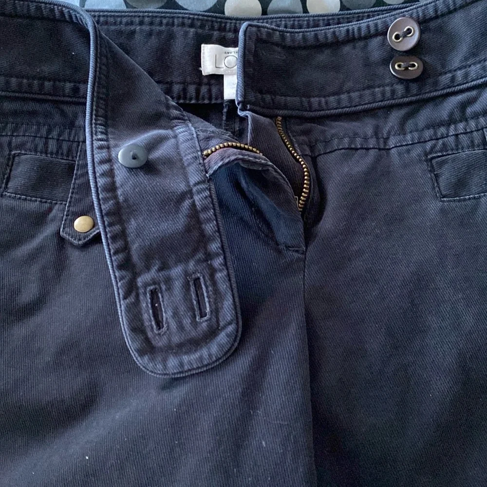 LOFT Marisa Bermuda Shorts Capris - Size 8 - Super Cute! - Picture 6 of 7